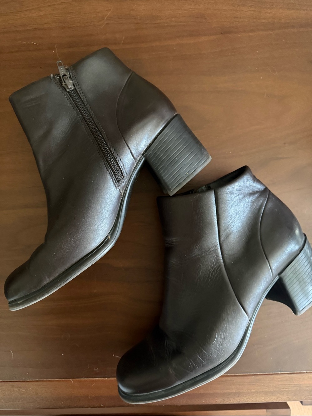 White Mountain Brown Leather Ankle Boots with Side Zip 9M